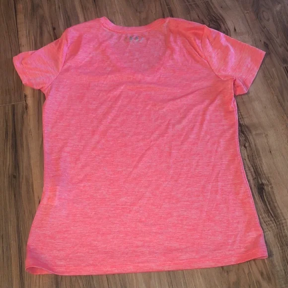 Under armor top - Picture 5 of 6